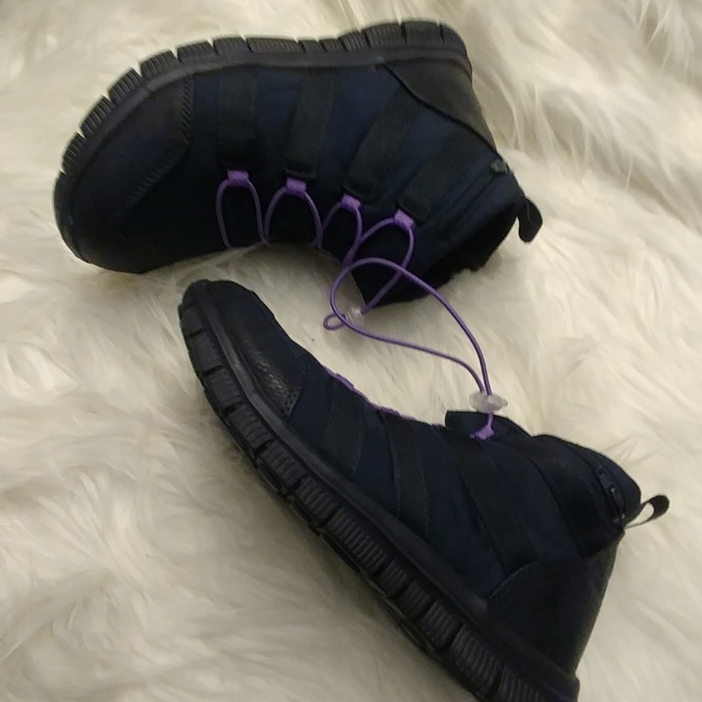 Ladies sneaker boots